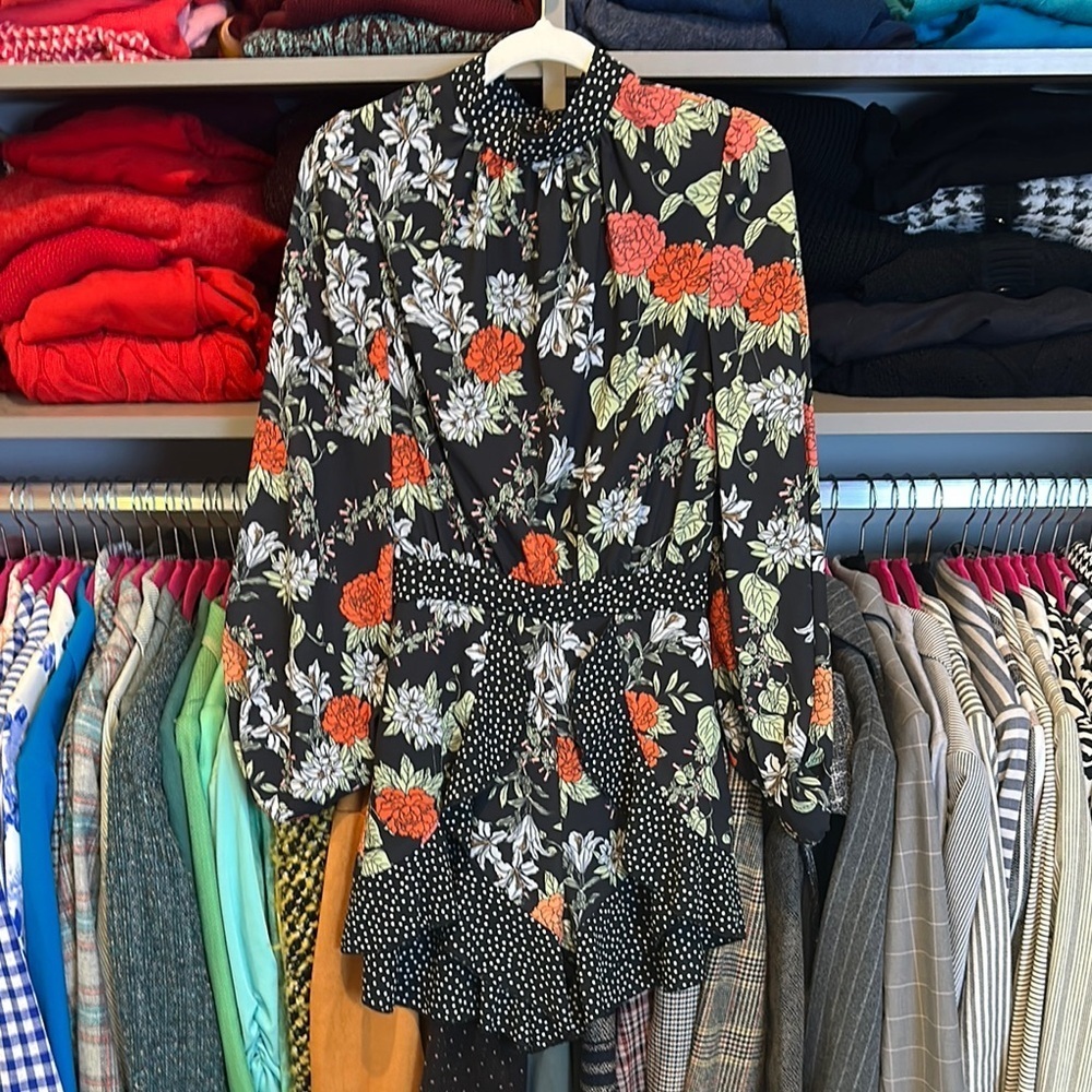 Finders black/orange print long elastic cuff sleeve mock neck romper size XXS